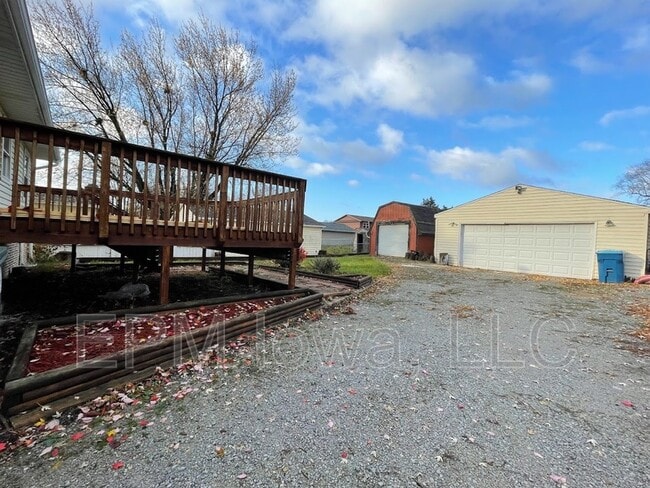 Building Photo - 1242 Edgewood Dr