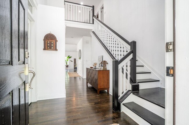 Building Photo - 7179 Fernridge Dr