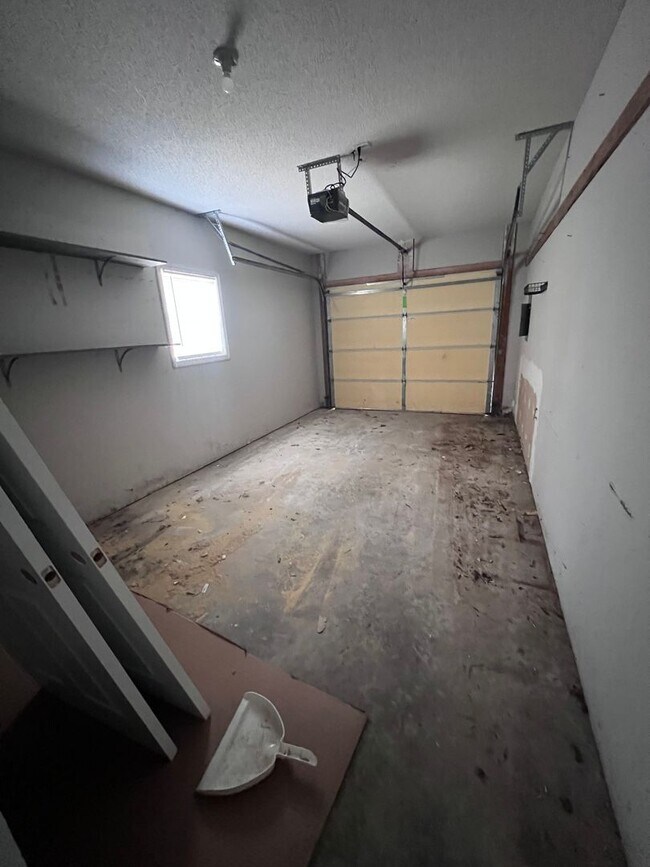 Building Photo - 2200-2202-2202 E Parks Edge Pl
