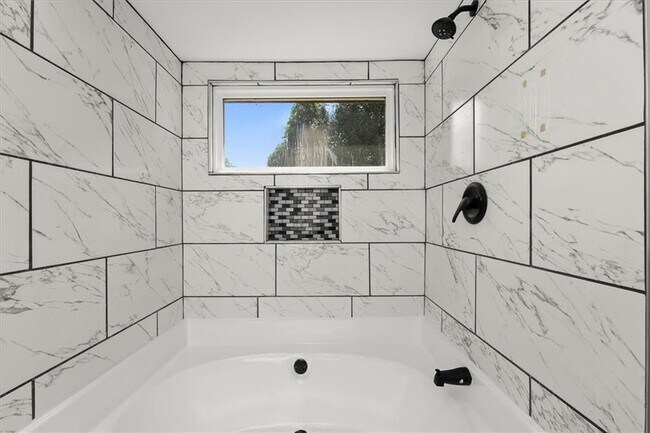 Building Photo - 6338 Stablewood Way