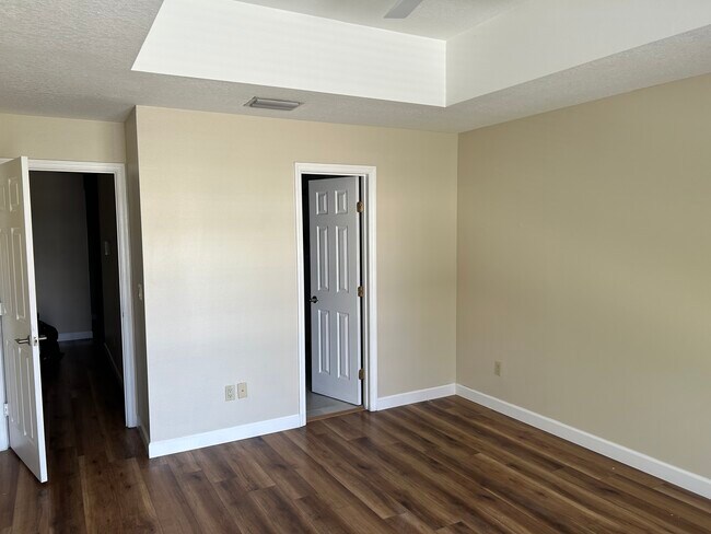 Building Photo - 212 S Dakota Ave