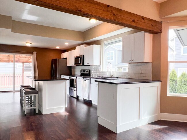 Building Photo - 3BD/2BA+FLEX HOME IN LEBANON