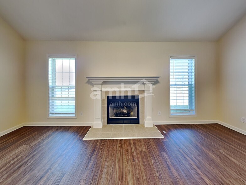 Building Photo - 633 Tylertown Rd