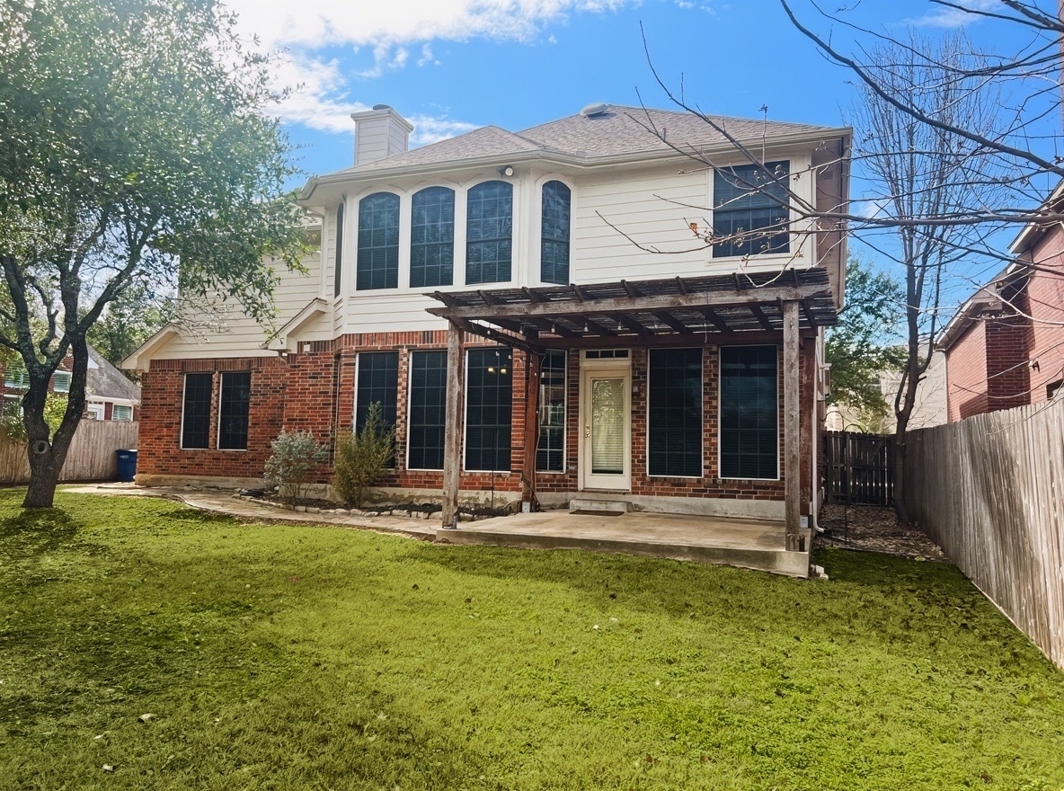 Building Photo - 15201 Calaveras Dr