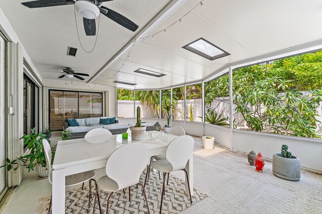 Building Photo - 125 Harbourside Cir