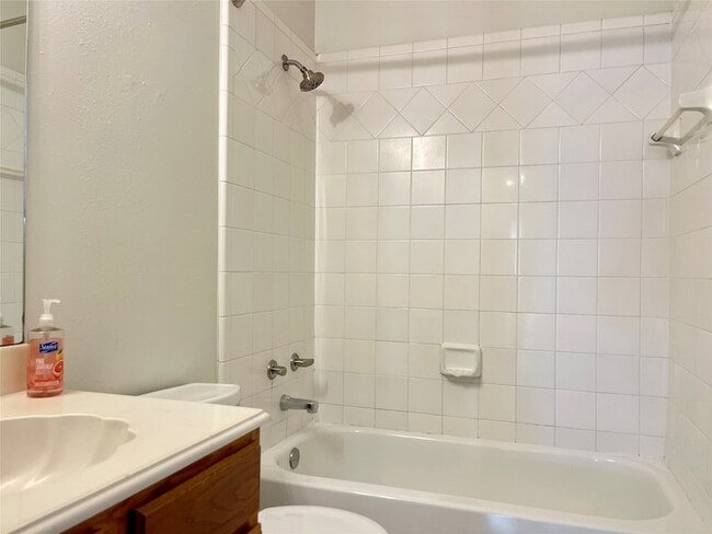 Building Photo - 4630 Jaymar Dr