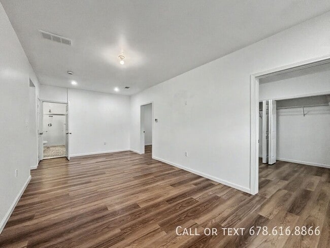 Building Photo - 70 Charleston Ln