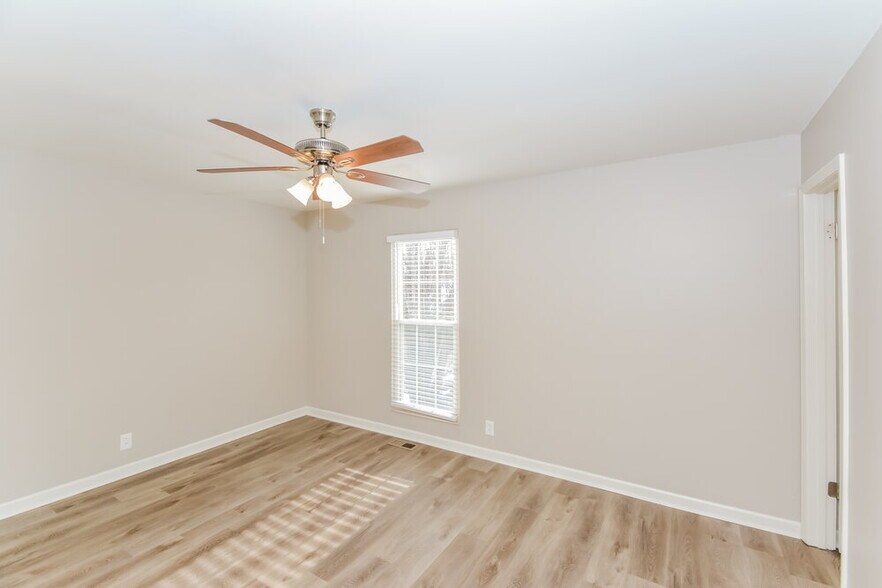 Building Photo - 3336 Country Ridge Dr