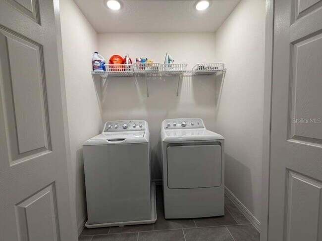 Building Photo - 1239 Sand Torch Cir