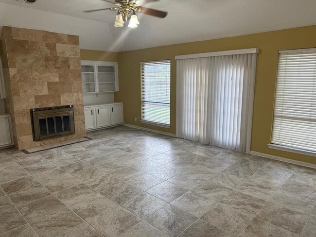 Building Photo - 15111 Paso Real Dr