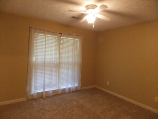 Building Photo - Cute house in Harris County off Fortson Ro...