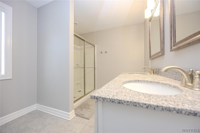 Building Photo - 46 Eagleview Dr