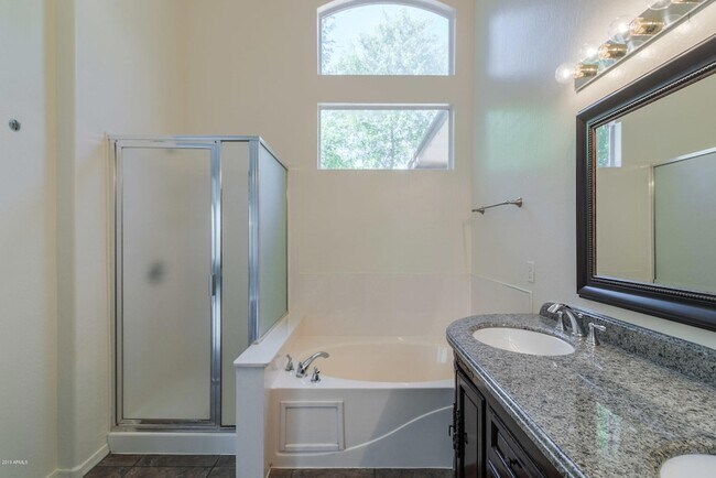 Building Photo - 230 S Pineview Pl