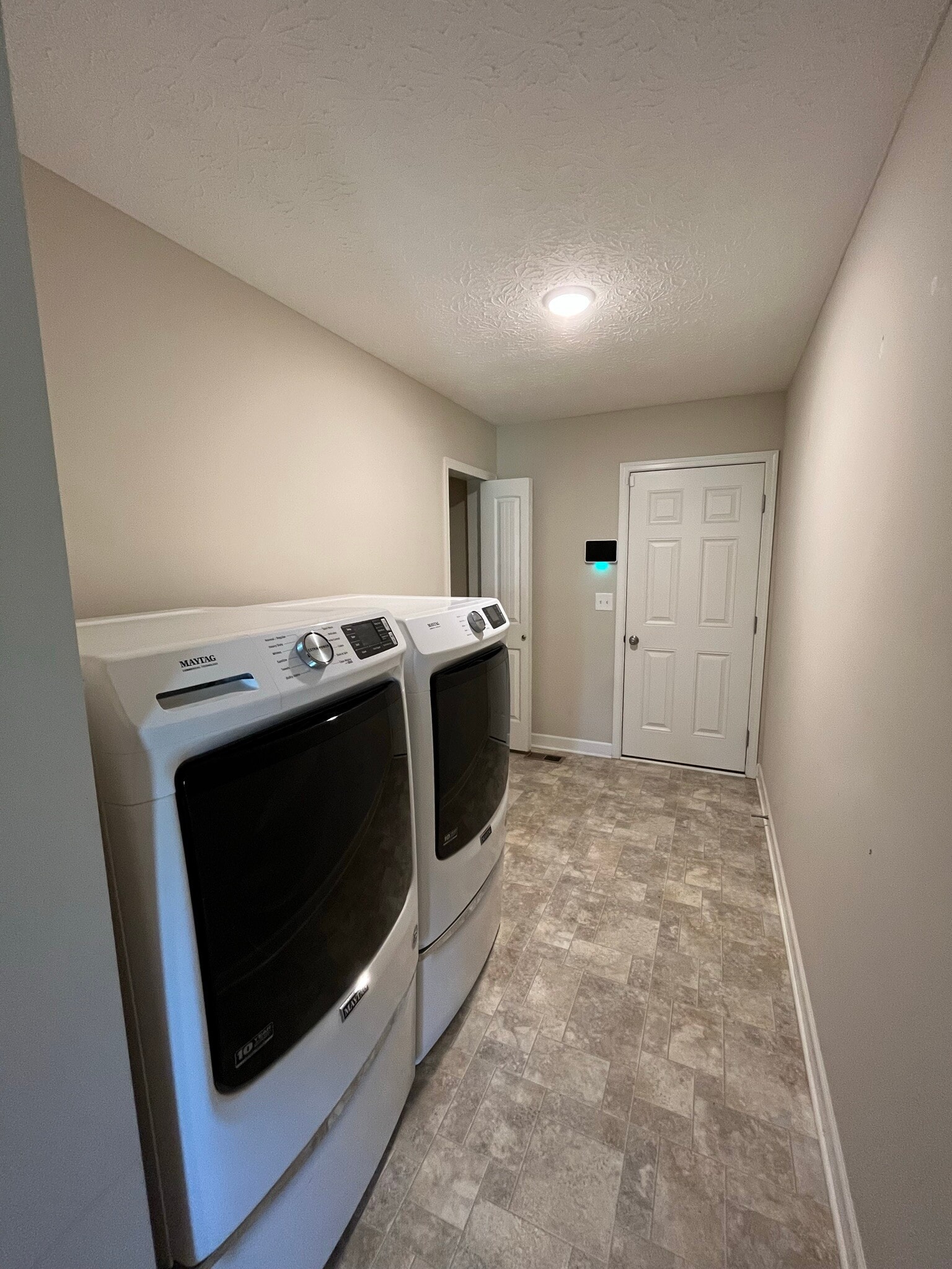 Building Photo - 17200 OH-739