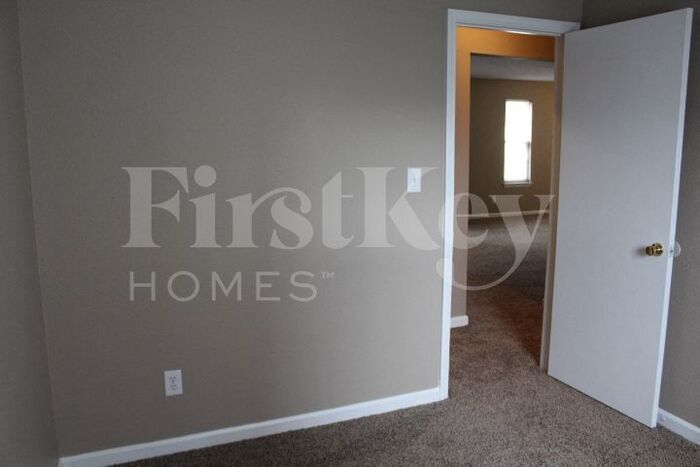 Building Photo - 3927 Burning Bush Dr