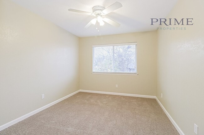 Building Photo - Beautiful two story Condo