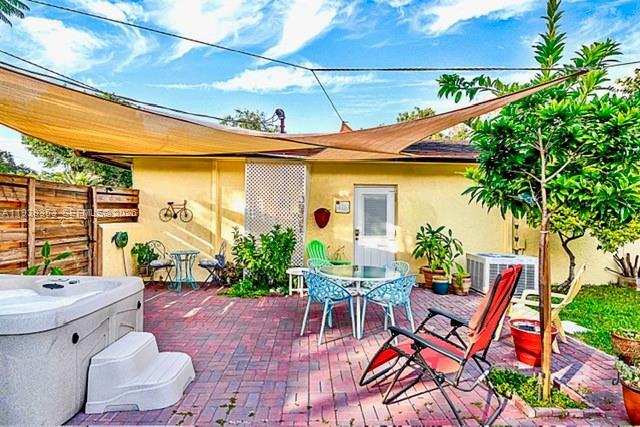 Building Photo - 5580 SW 32nd Terrace