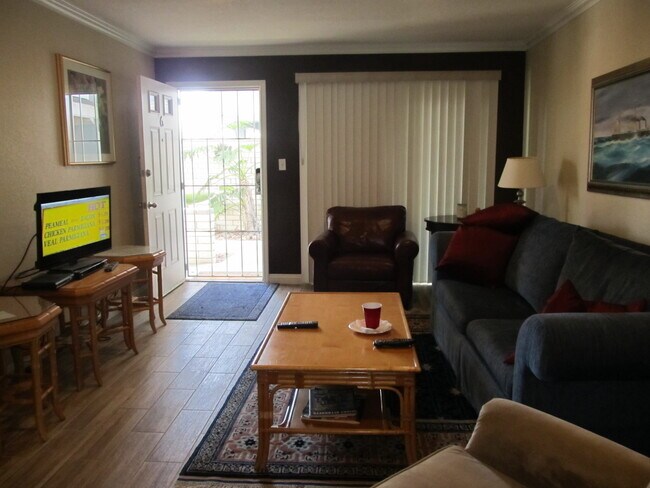 Building Photo - Steps to Imperial Beach!