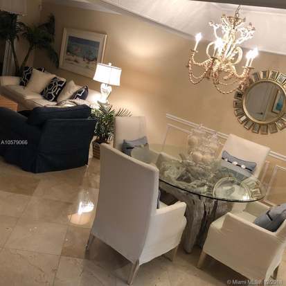 Building Photo - 270 Captains Walk