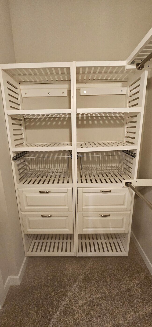 Building Photo - 12631 ES Draper Dr