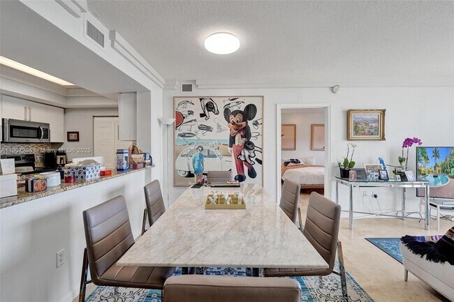 Building Photo - 19501 W Country Club Dr