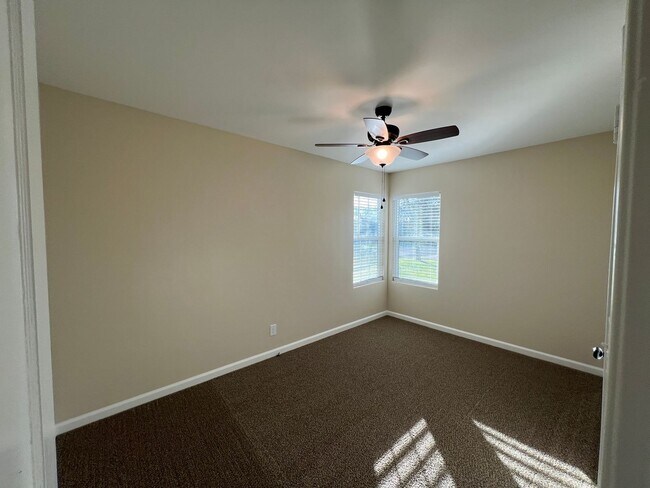 Building Photo - Updated 2-bedroom cottage in La Loma neighborhood!