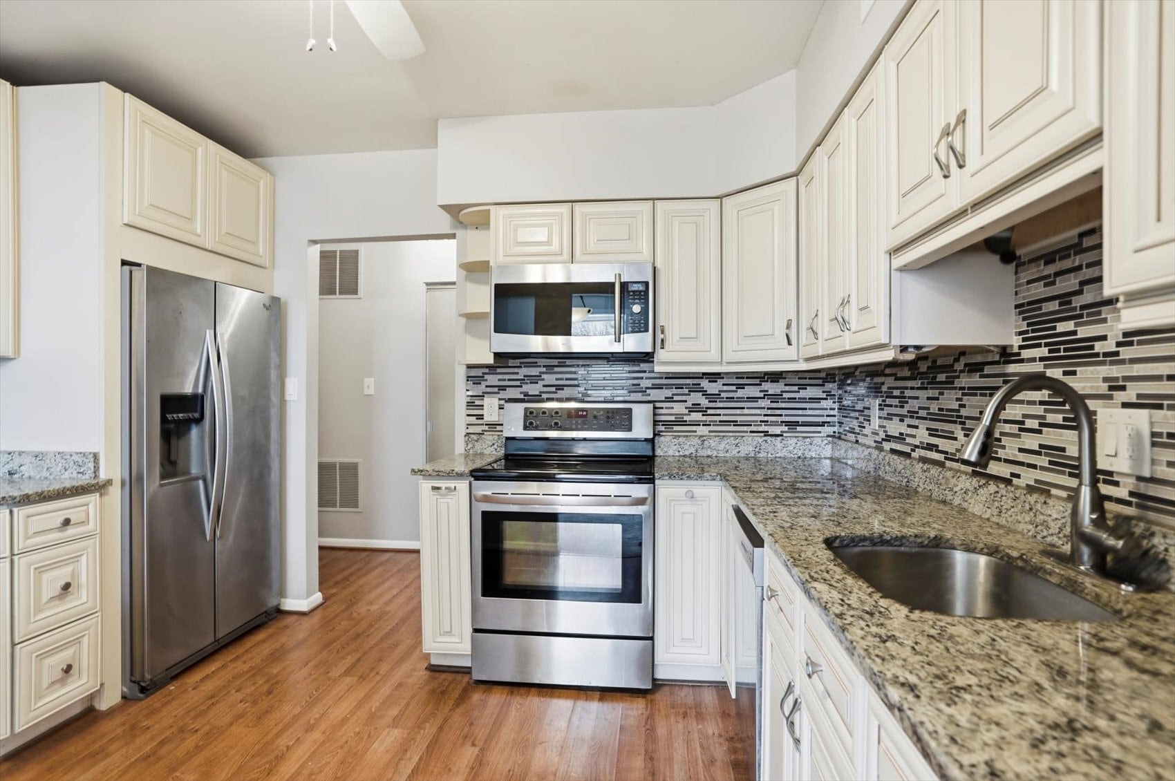 Building Photo - 5 Lough Mask Ct