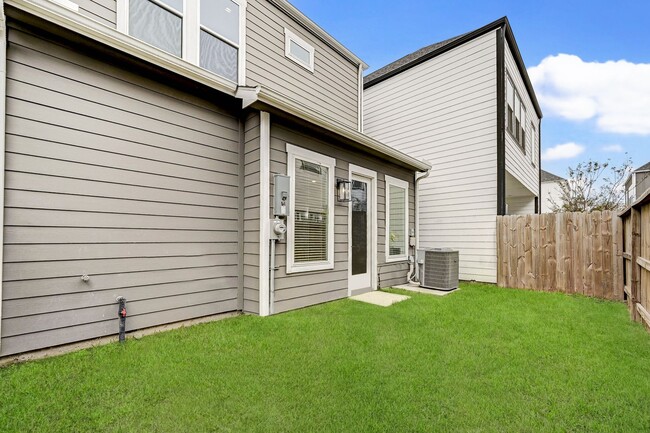 Building Photo - Modern 3-Bedroom Home in the Twenty Berry ...