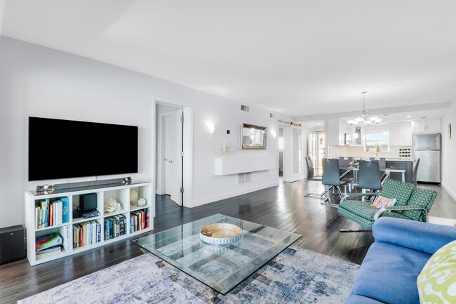 Building Photo - 52 Yacht Club Dr