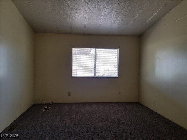 Building Photo - 252 Navajo Dr