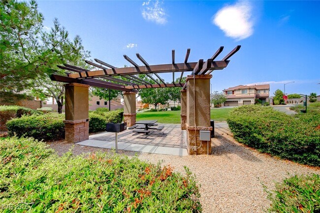 Building Photo - 2760 Drummossie Dr