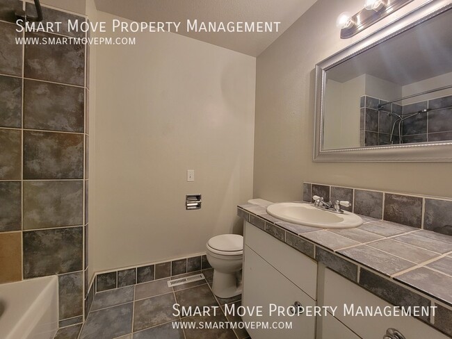 Building Photo - 9990 Skycrest-