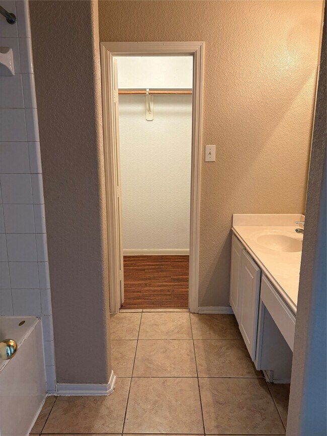 Building Photo - 13230 Montclair Point Ct