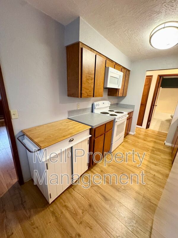 Building Photo - 10 Campfire Ct