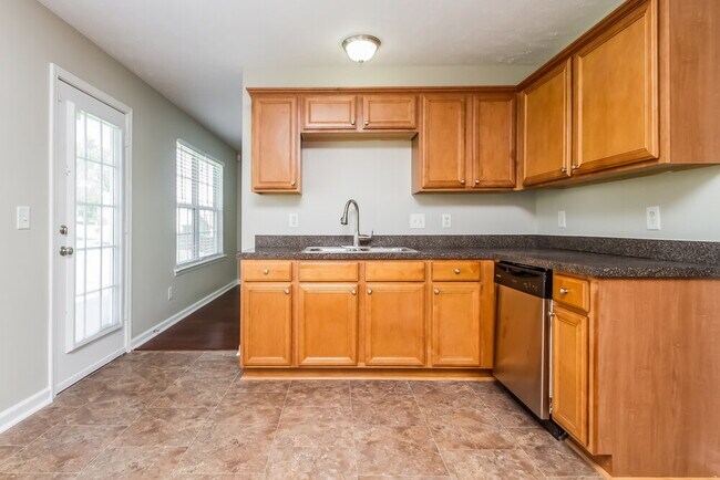 Building Photo - 138 Howard Woody Dr