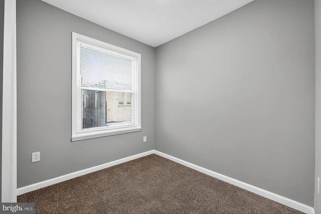 Building Photo - 1333 S Newkirk St