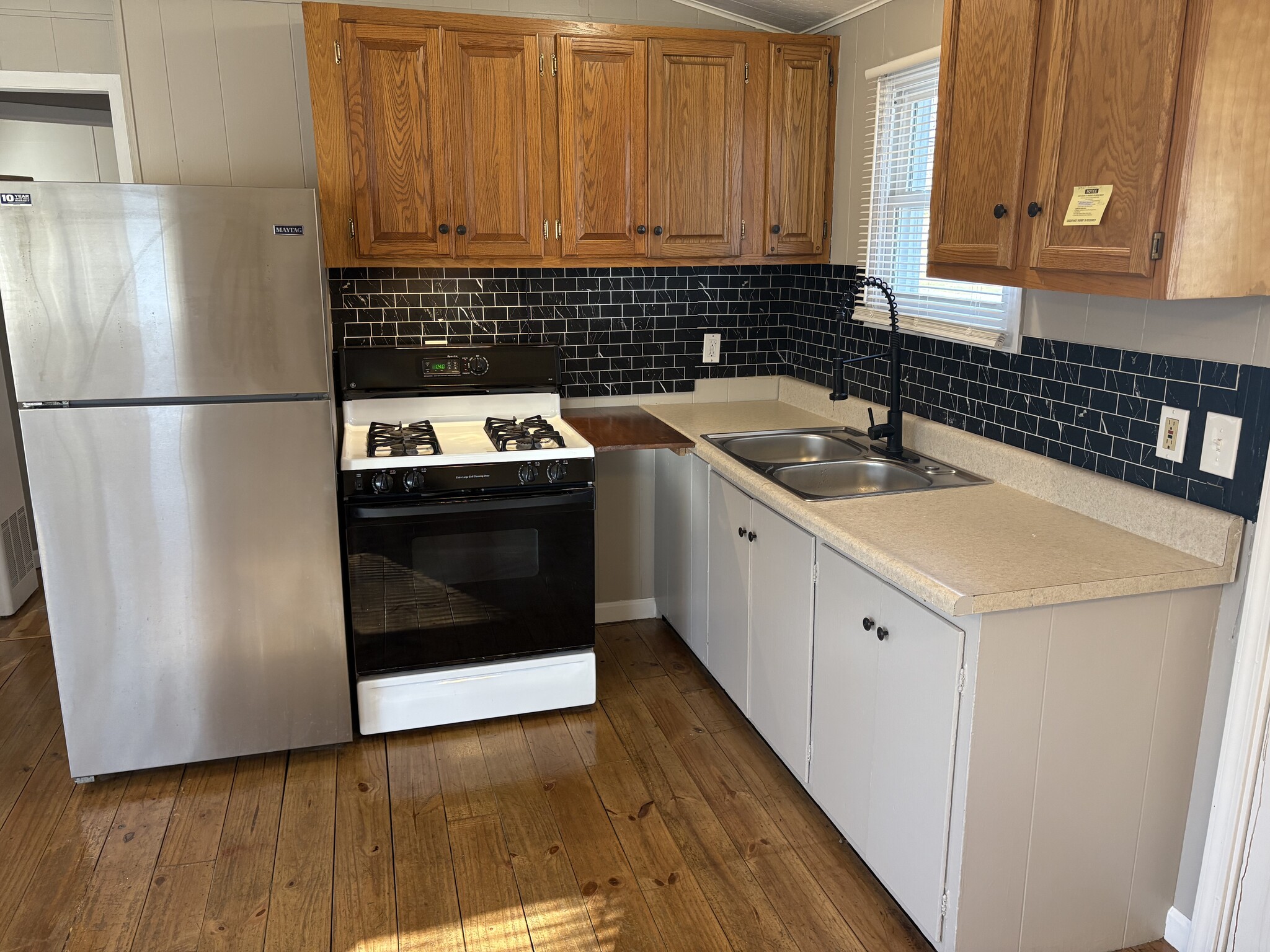 Building Photo - 2927 Godfrey St