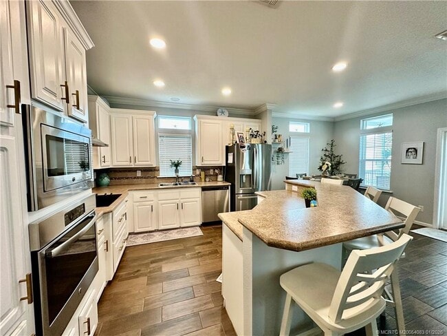 Building Photo - 91 NE Ocean Breeze Dr