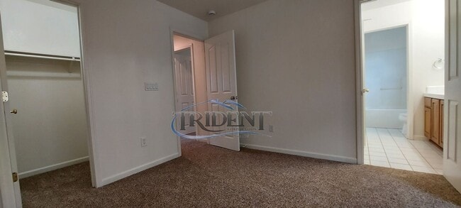 Building Photo - 4 bedroom, 3 bath house with approx. 2,183 sq. ft.