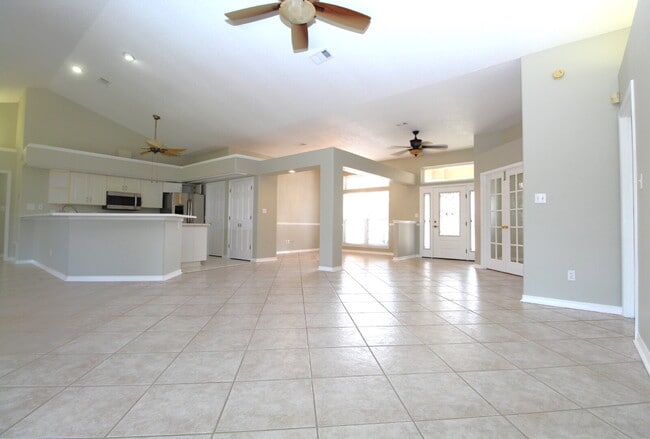 Building Photo - Spacious 3-Bedroom Cantonment Home with Sc...