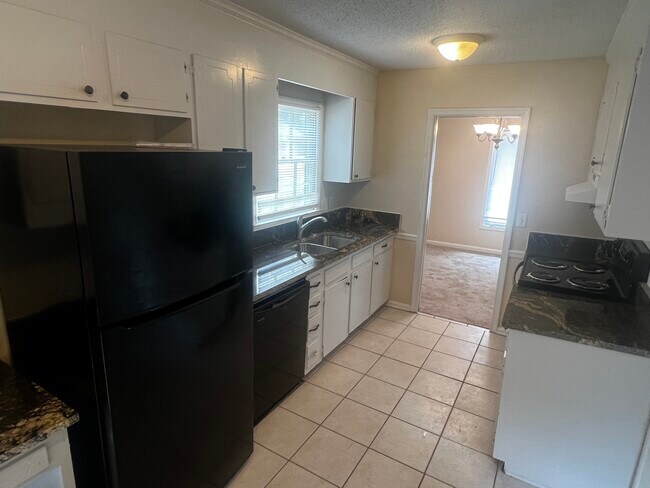 Building Photo - 5934 Bluebonnet Rd