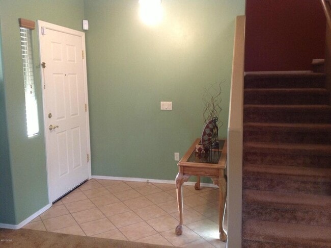 Building Photo - Spacious Rita Ranch Home with Modern Comforts & Community Perks!