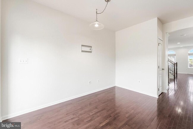 Building Photo - 43190 Loudoun Reserve Dr