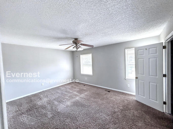 Building Photo - 2183 Cheshire Dr