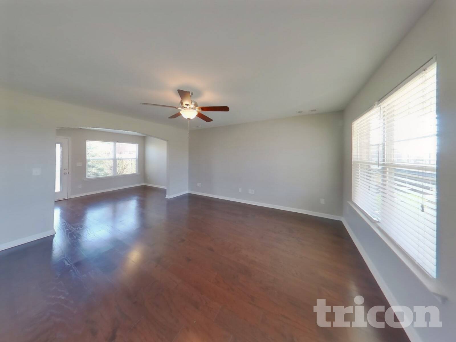 Building Photo - 323 Stratford Park Blvd