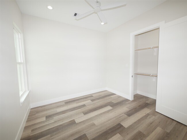 Building Photo - 7350 Cayton St