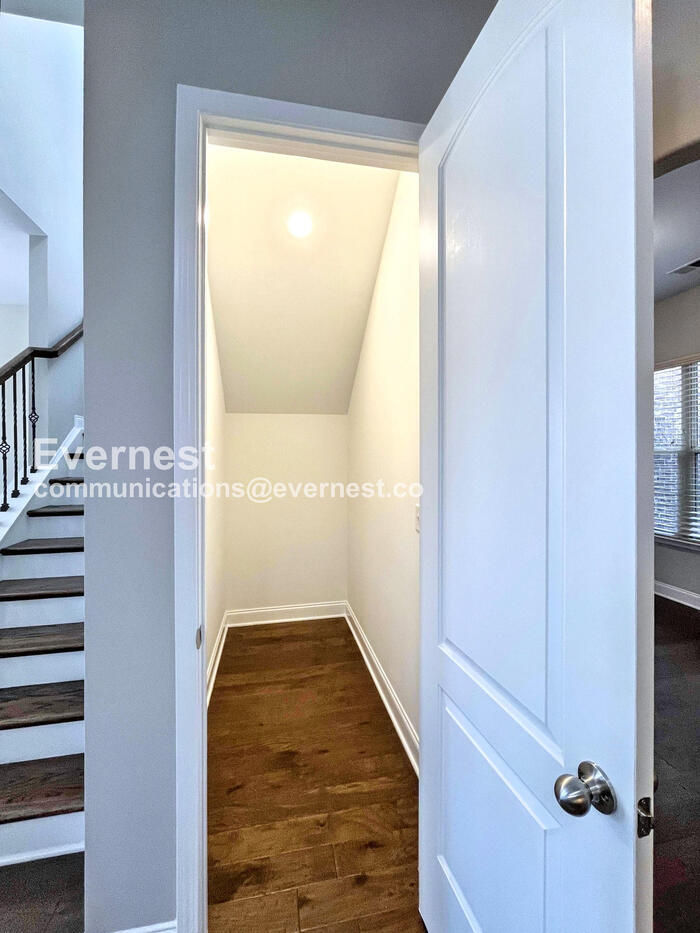 Building Photo - 2067 Inland Dr