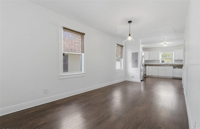 Building Photo - 469 38th Ave N