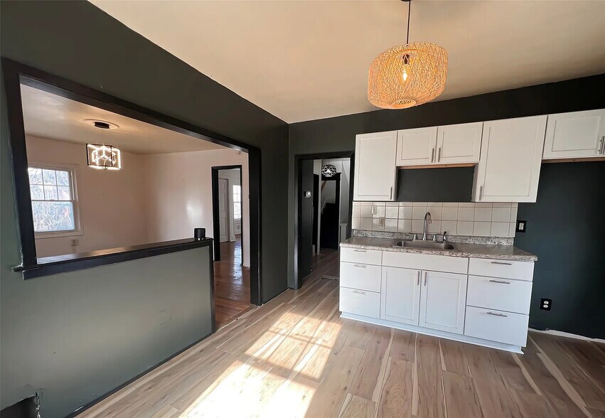 Building Photo - 1171 21st St