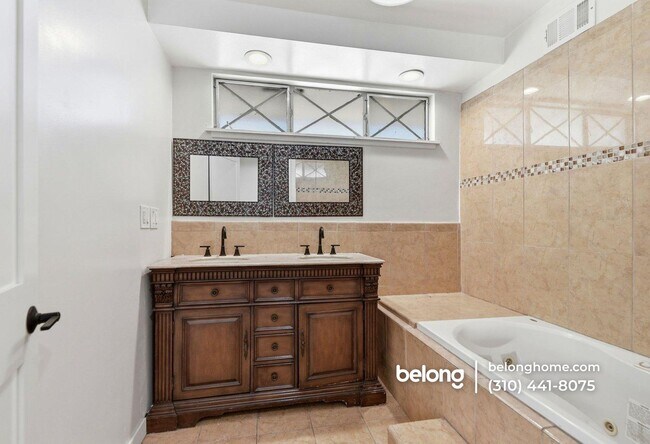 Building Photo - 4701 Don Porfirio Pl